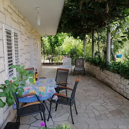Marita - One Bedroom Apartment *